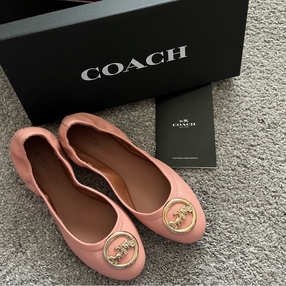 Coach bailey flat shoes NWT